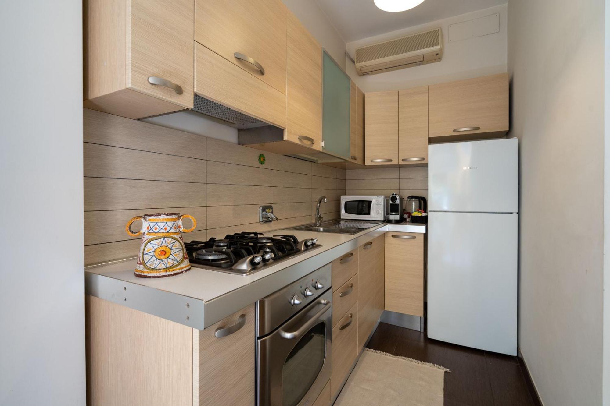 -15Min Dal Colosseo- Aria Condizionata & Netflix Gratis Apartment Rome Exterior photo